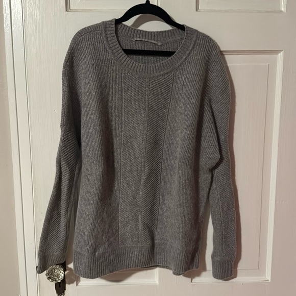 Athleta Women's Small Gray Pullover Sweater Size Small - Picture 1 of 10